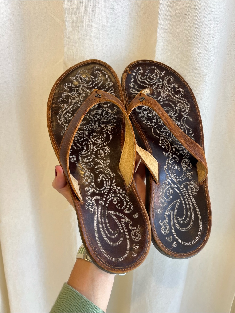 OluKai Brown Leather Flip Flop Sandals with White Embroidered Insole
